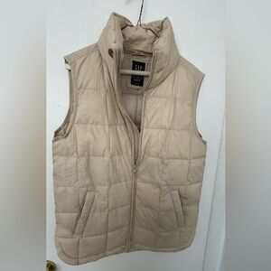 EUC Gap Woman’s Beige Puffer Vest XS